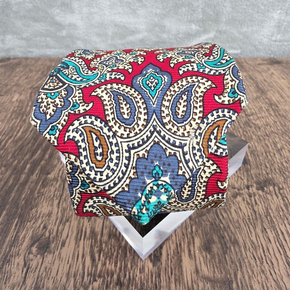 Burberrys of London VTG Tie Paisley Multicolor Silk Red Blue Old Money Designer